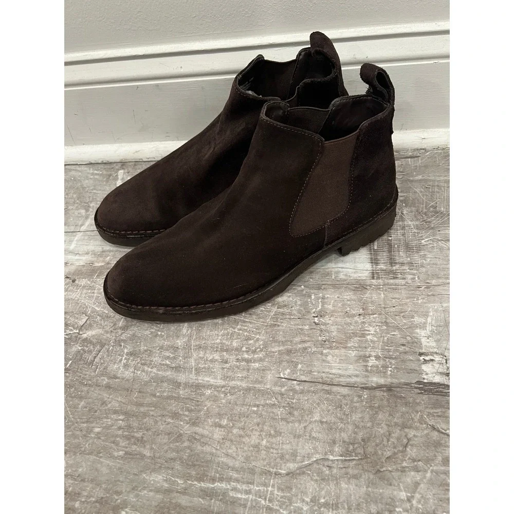Saks Fifth Avenue Reynolds Mens 10M Brown Suede Chelsea Lug Sole Boots